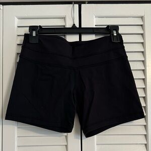 Lululemon short biker shorts